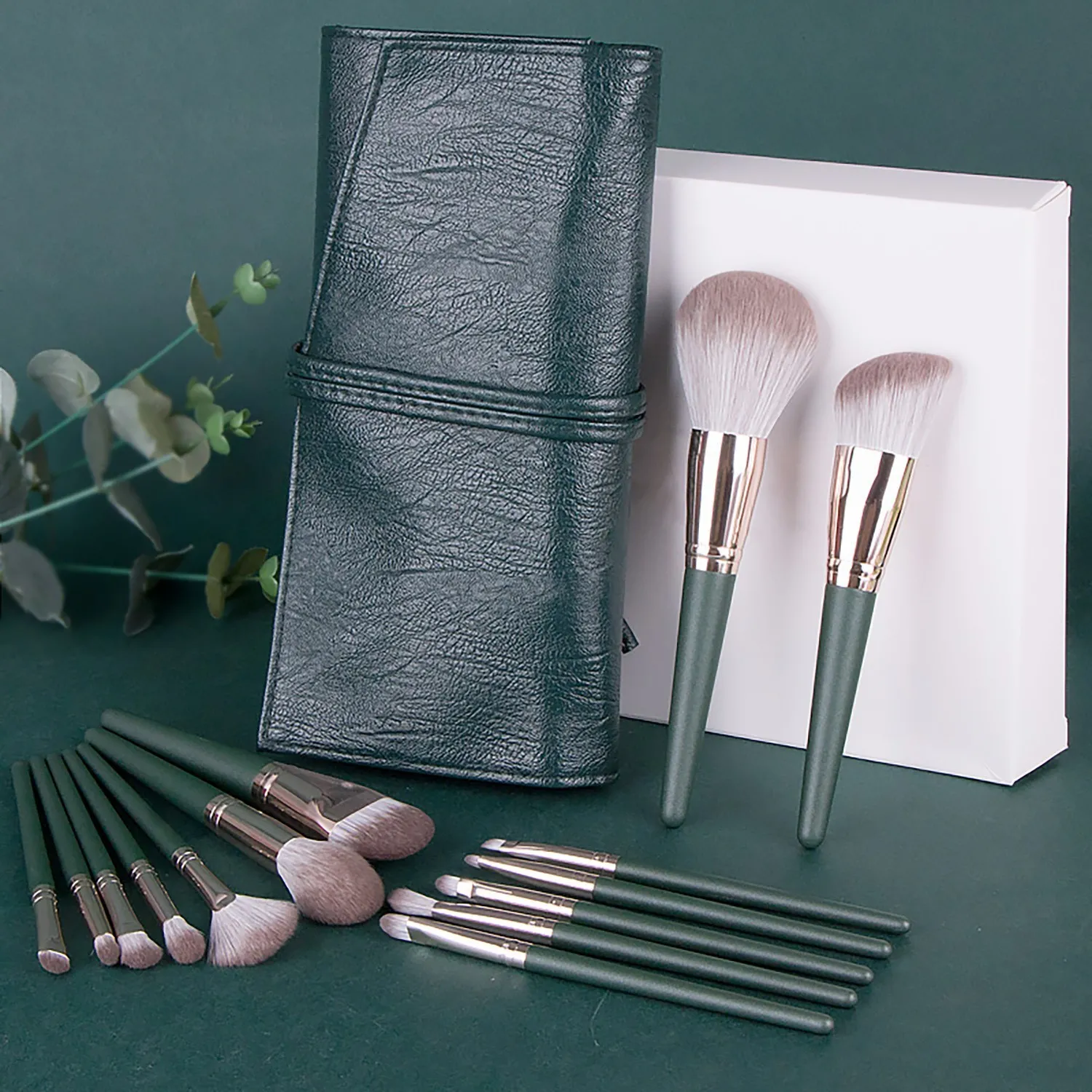 Green 14-Piece Makeup Brush Set with Bag